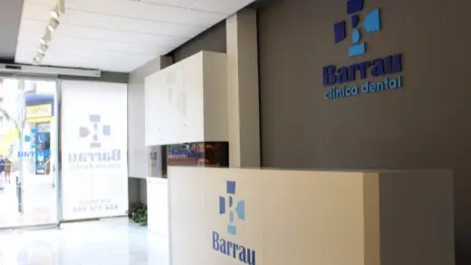 Clinica Dental Barrau | Dentistas en Almendralejo | Implantes, Ortodoncia, Invisalign