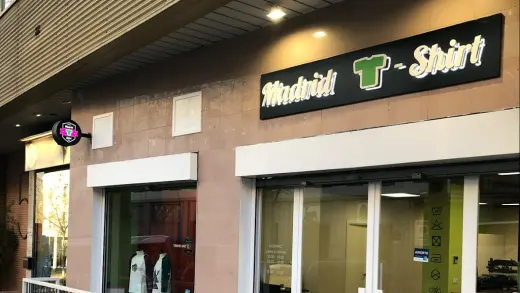 Madrid T-Shirt | Impresion de camisetas y textil | Vinilo | Sublimacion | Productos personalizados | Diseno grafico |