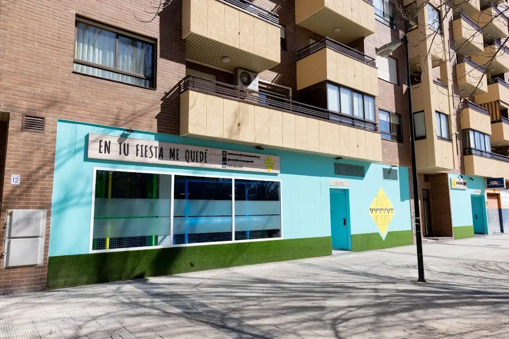 En tu fiesta me quede