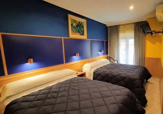 Tripolis Toledo Hostal