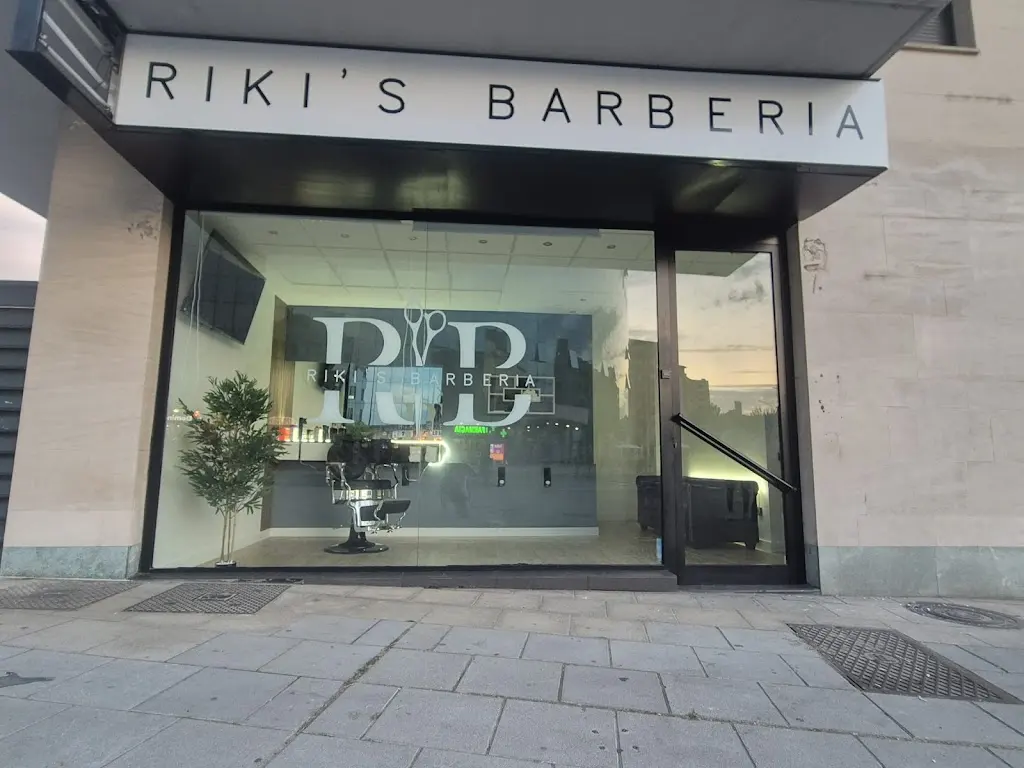 RIKI'S BARBERIA