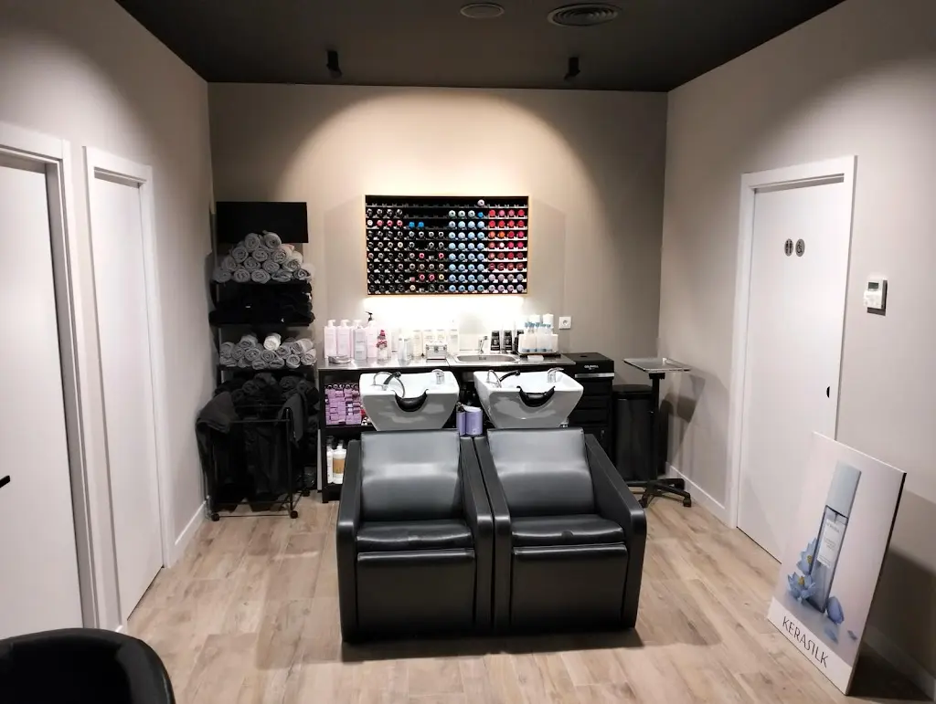 Adhara Estilistas Peluqueria